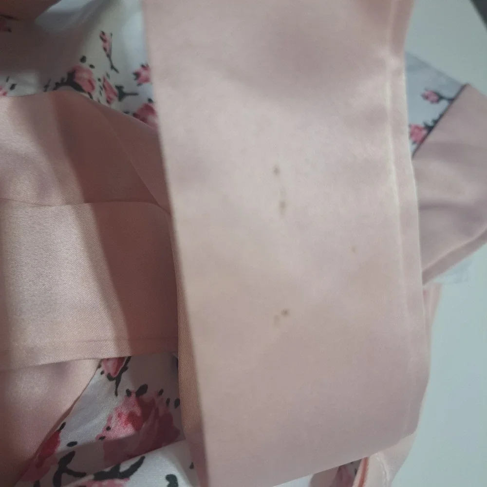 Morgan Lane x FabFitFun Floral Satin Robe White Pink Loungewear Coquette Boho